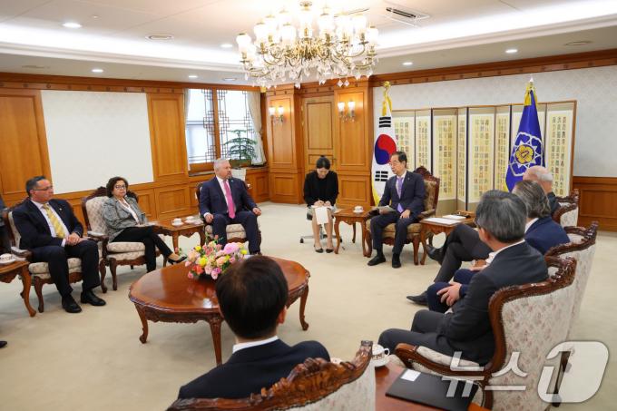 [사진] 한-중남미 미래협력포럼 참석자 합동접견