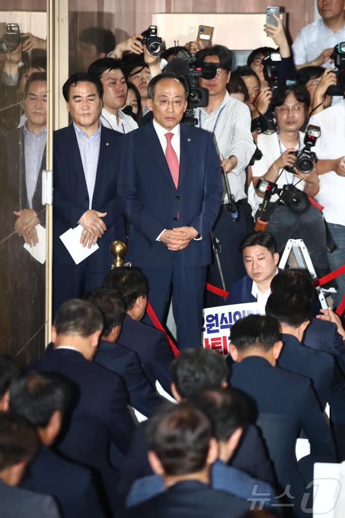 [사진] 협상 결렬 설명하는 추경호 원내대표