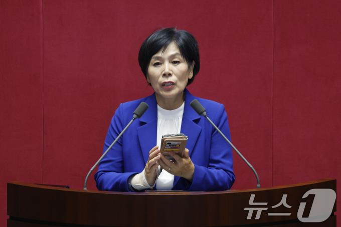 [사진] 국회 과방위원장 당선된 최민희 의원