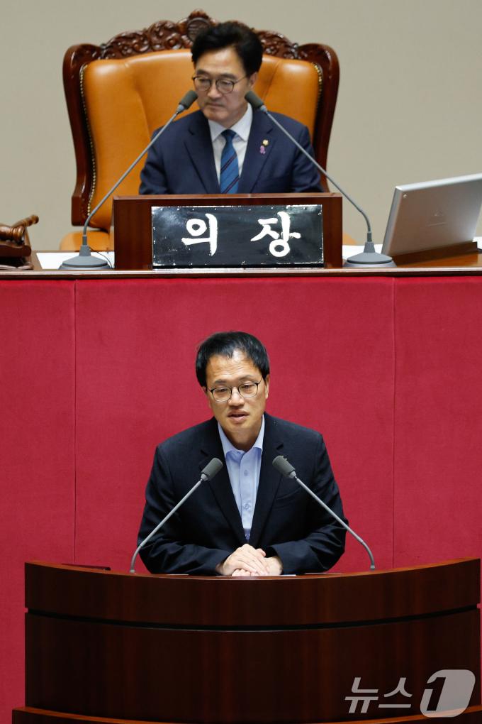 [사진] 박주민 의원, 국회 보건복지위원장 당선