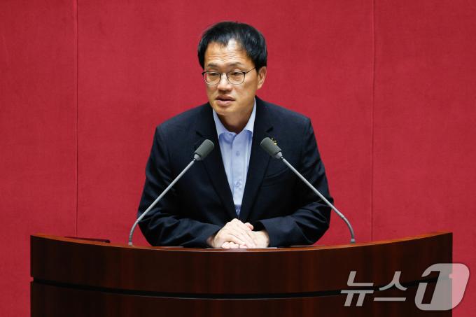 [사진] 박주민 의원, 국회 보건복지위원장 당선