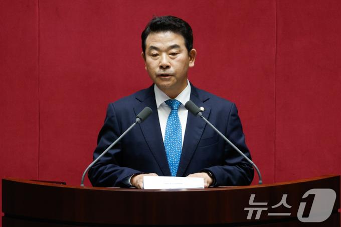 [사진] 박정 국회 예결위원장 당선