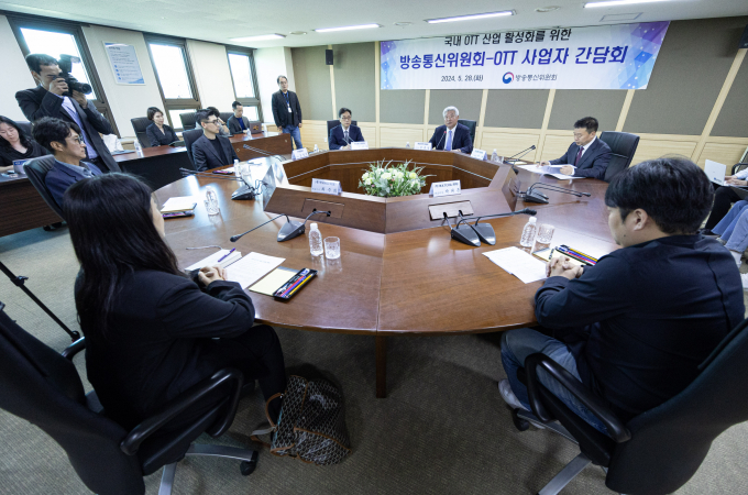지난달 28일 열린 방송통신위원회-OTT 사업자 간담회에서 발언하는 김홍일 방통위원장. /사진=뉴스1