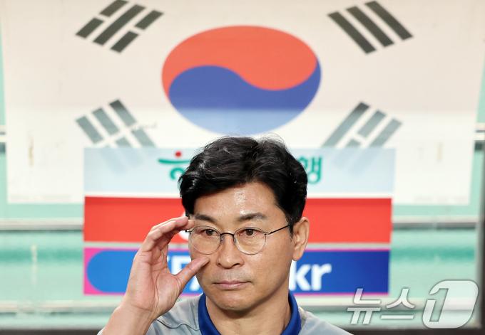 [사진] 김도훈 임시 감독, 중국 전 필승 전략은?