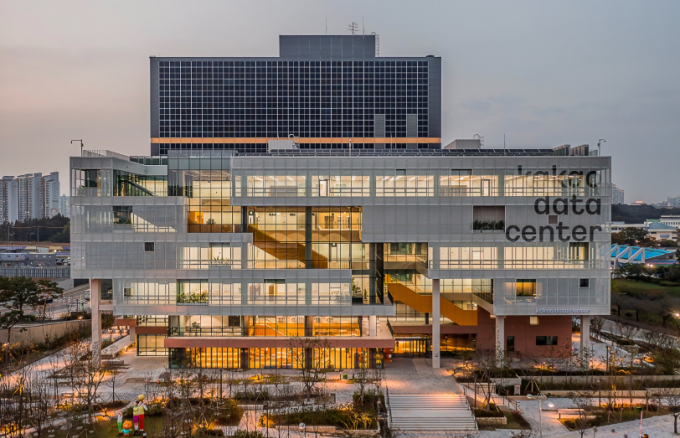 카카오는 지난 11일 데이터센터 안산을 공개하고 안정성을 갖춘 데이터 보관 기술력을 자랑했다. /사진=카카오