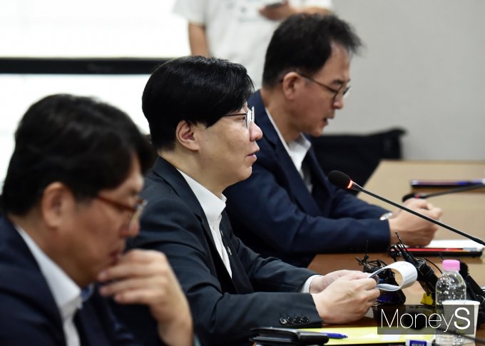 [머니S포토] 금융위 김소영 '서민지원 강화 위한 제도 개선안' 발표