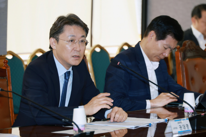 권대영 금융위원회 사무처장이 23일 오전 서울 중구 은행회관에서 제1차 부동산 PF 연착륙 대책 점검회의를 주재하고 있다. /사진=금융위원회