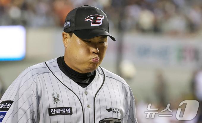 [사진] '입 삐죽' 류현진