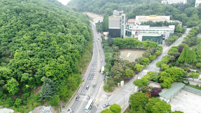  직진차로를 늘린 용인대정문삼거리. / 사진제공=용인특례시