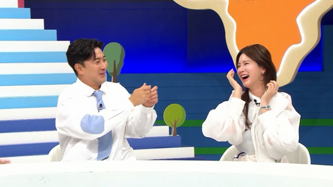 방송인 이혜원이 은퇴 후 달라진 안정환의 모습을 자랑한다. /사진=채널A 제공