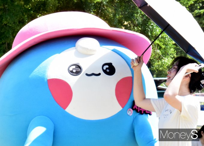 [머니S포토]서울 한낮 이른 더위 기승… 금요일까지 이어진다