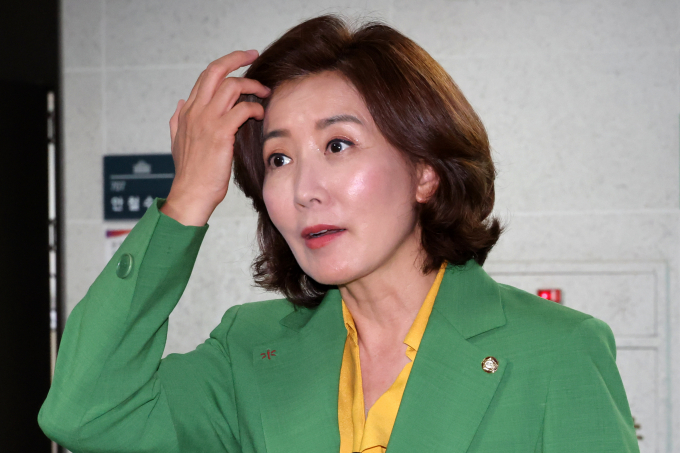 나경원 국민의힘 의원(서울 동작을)이 당대표 출마에 대해 아직 고민 중이라고 말했다. 사진은 나 의원이 13일 서울 여의도 국회 의원회관에서 당 전당대회 룰 관련해서 발언하는 모습. /사진=뉴시스