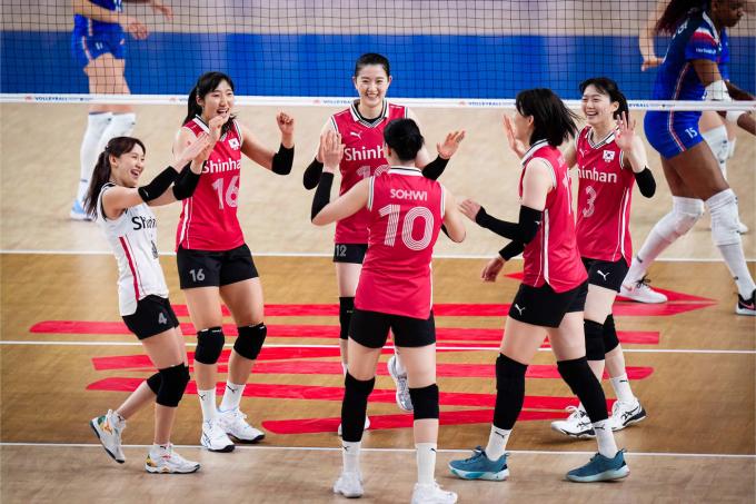 여자 배구 대표팀이 프랑스를 3-2로 꺾었다.(VNL 제공)