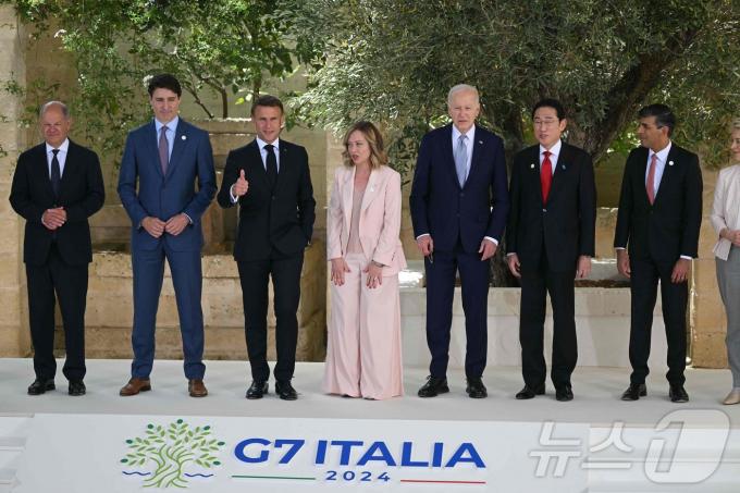 [사진] [포토]완전체 이룬 G7…정상회의 개막