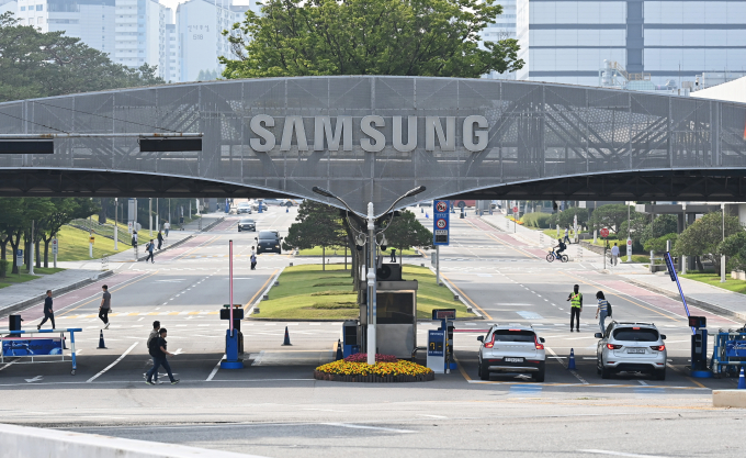 삼성전자의 주가가 장중 한때 8만원대를 회복했다. 사진은 경기 수원에 위치한 삼성전자 수원 본사 모습. /사진=뉴시스 
