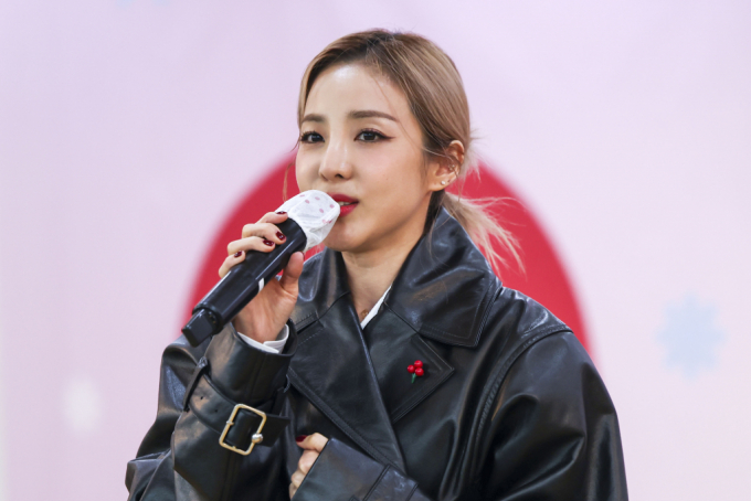 가수 산다라박이 27일 서울 종로구 사랑의열매 사회복지공동모금회에서 열린 홍보대사 위촉식에서 소감을 말하고 있다./사진=뉴시스