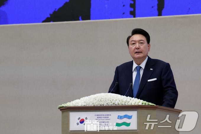 [사진] 기조연설 하는 윤석열 대통령