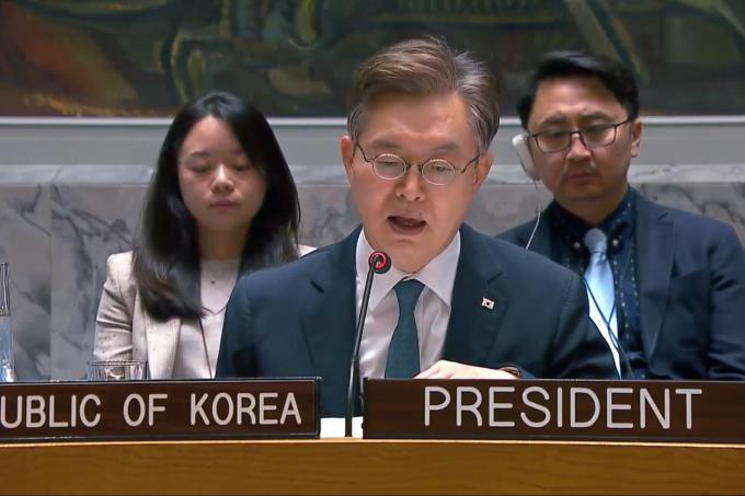 황준국 주유엔 한국대사가 14일(현지시간) 유엔 안전보장이사회(안보리)에서 발언을 하고 있다. 사진은 유엔웹TV 캡처. 2024.6.14.