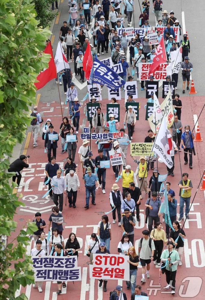 [사진] 행진하는 6·15남측위