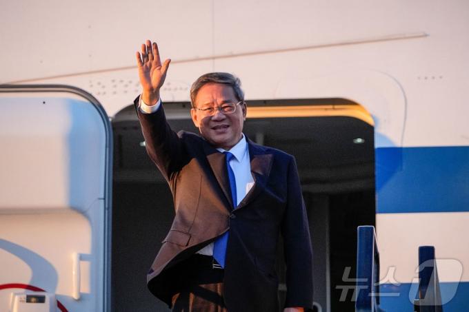 [사진] 뉴질랜드 방문 마치고 호주 공항 도착한 리창 총리