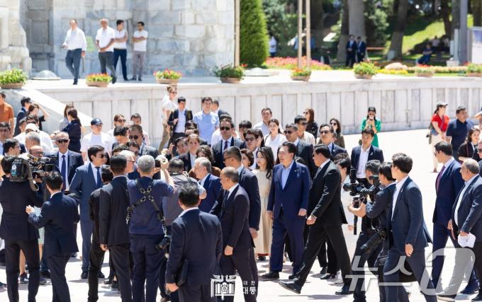 [사진] 윤석열 대통령, 사마르칸트 방문
