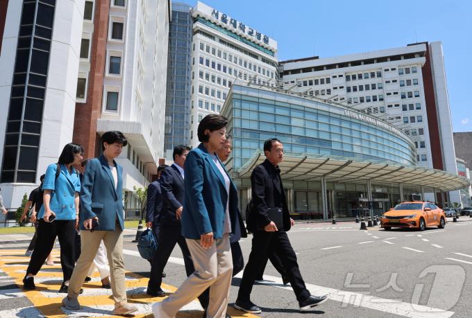 [사진] 국회 보건복지위, 서울대병원 현장 간담회 참석