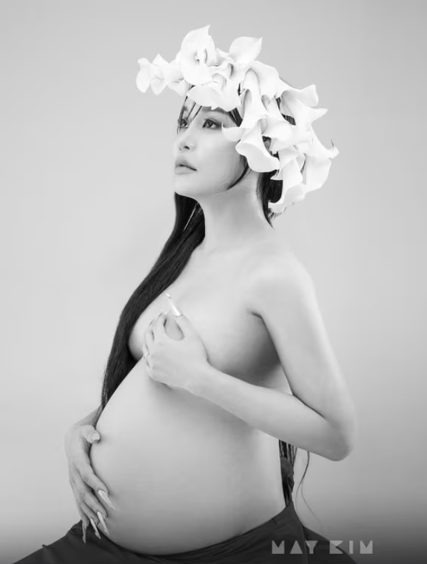 만삭 화보를 공개한 랄랄 /사진=랄랄 인스타그램 캡쳐