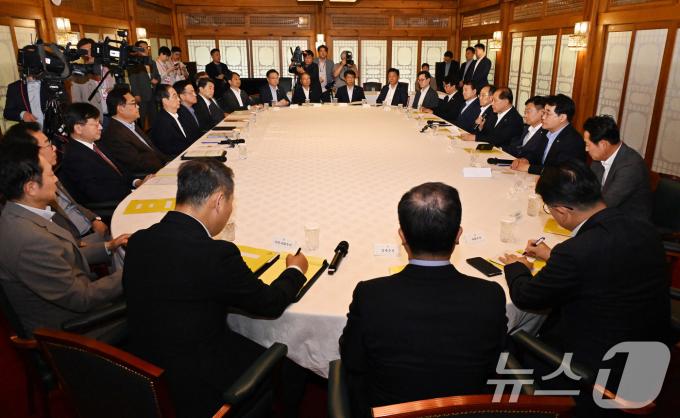 황우여 국민의힘 비상대책위원장이 16일 서울 종로구 삼청동 국무총리공관에서 열린 제18차 고위당정협의회에서 모두발언을 하고 있다. (공동취재) 2024.6.16/뉴스1 ⓒ News1 김성진 기자