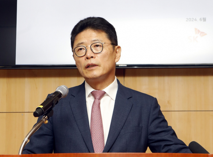 이형희 SK수펙스추구협의회 커뮤니케이션위원장이 17일 서울 종로구 SK서린빌딩에서 최근 재판 현안 관련 SK 입장을 설명하고 있다. / 사진=SK 