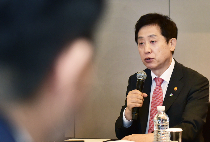 김주현 금융위원장이 17일 서울 중구 소공동 플라자호텔에서 열린 K-조선 수출금융 지원 협약식 간담회에서 발언을 하고 있다./사진=머니S 임한별 기자 