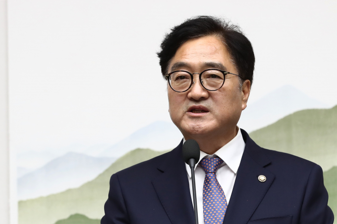 우원식 국회의장이 여·야에게 제22대 국회 원 구성 협상을 빠른 시일 내에 해결하라고 압박했다. 사진은 우 의장이 17일 서울 여의도 국회 의장접견실에서 제22대 국회 원 구성 관련 기자회견을 하는 모습. /사진=뉴스1