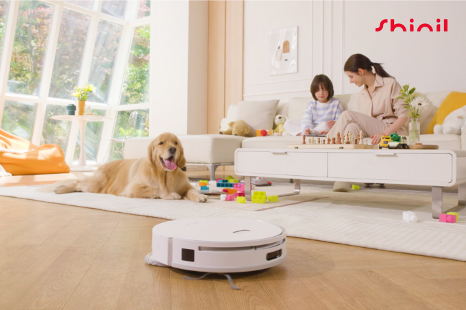 신일전자 올인원 물걸레 로봇청소기 로보웨디. / 사진=신일전자 