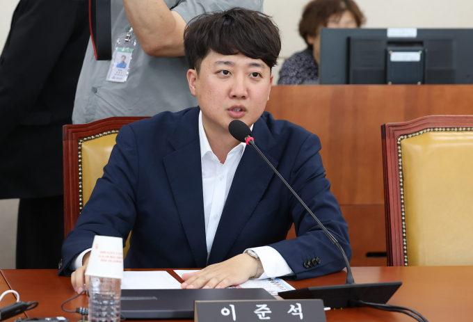 이준석 개혁신당 의원(경기 화성을)이 이재명 더불어민주당 대표의 '검찰 애완견' 발언을 "최악의 언론관"이라고 지적했다. 사진은 이 의원이 지난 11일 서울 여의도 국회에서 열린 과학기술정보통신위원회 첫 전체회의에서 인사말을 하는 모습. /사진=뉴스1