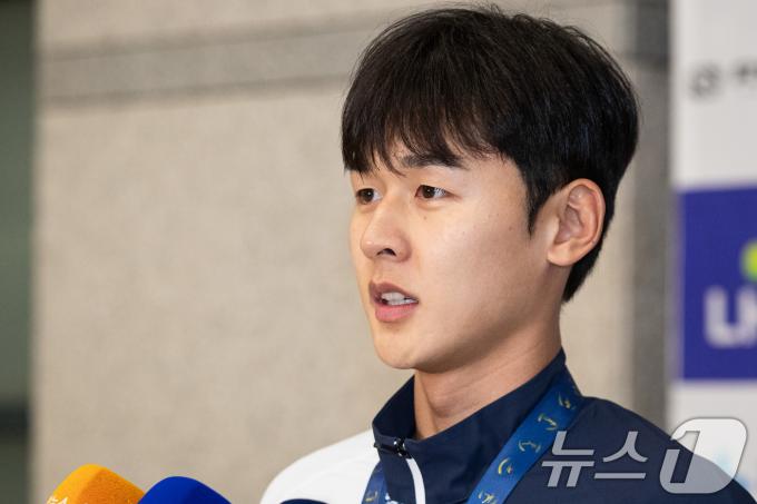 [사진] 인터뷰하는 전웅태