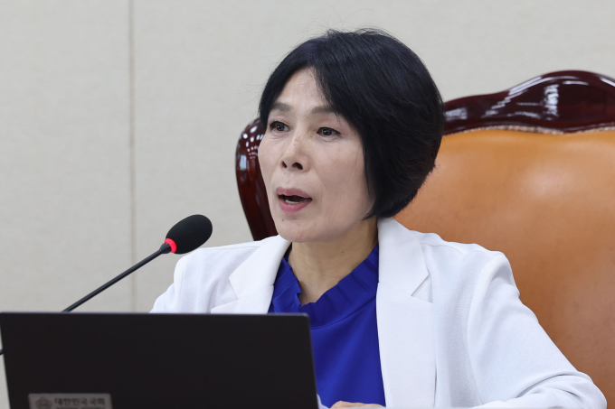 국회 과학기술정보방송통신위원회(과방위) 전체회의에서 방송3법과 방통위법 개정안이 통과됐다. 사진은 최민희 과방위원장이 지난 14일 서울 여의도 국회에서 열린 과학기술정보방송통신위원회 전체회의에서 발언하는 모습. /사진=뉴시스