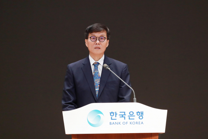 이창용 한국은행 총재가 12일 서울 중구 한국은행에서 열린 창립 제74주년 기념행사에 참석해 기념사를 하고 있다./사진=한국은행