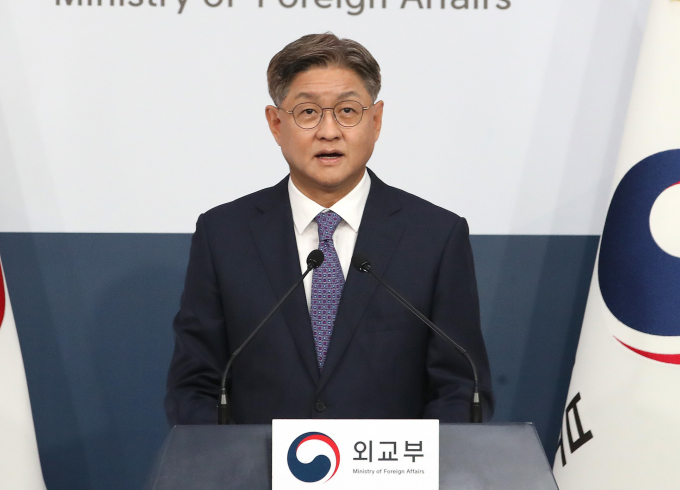 정부가 블라디미르 푸틴 러시아 대통령의 방북을 계기로 러시아와 북한의 군사협력 강화 가능성 전망에 대해 우려를 표했다. 사진은 임수석 외교부 대변인이 지난 13일 서울 도렴동 외교부 청사에서 열린 정례브리핑에서 푸틴 대통령의 방북 관련 질의에 답하는 모습. /사진=뉴스1