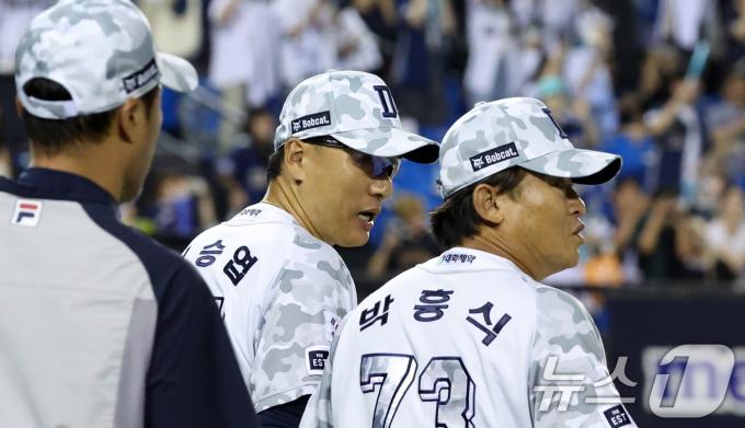 [사진] 승리거둔 이승엽 감독