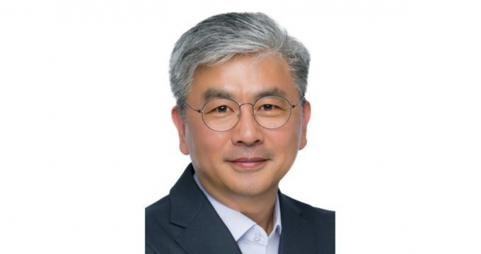 에스티팜이 이사회를 개최하고 성무제 사장을 대표이사로 신규 선임했다. 성 대표이사는 글로벌 네트워크를 갖춘 신약개발 전문가로 에스티팜을 이끌며 성장동력을 확보할 계획이다. /사진=에스티팜