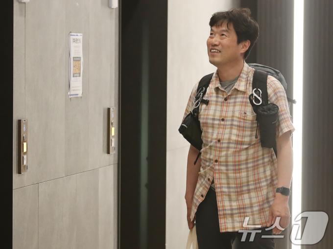 [사진] 연석회의 참석하는 최창민 비대위원장…