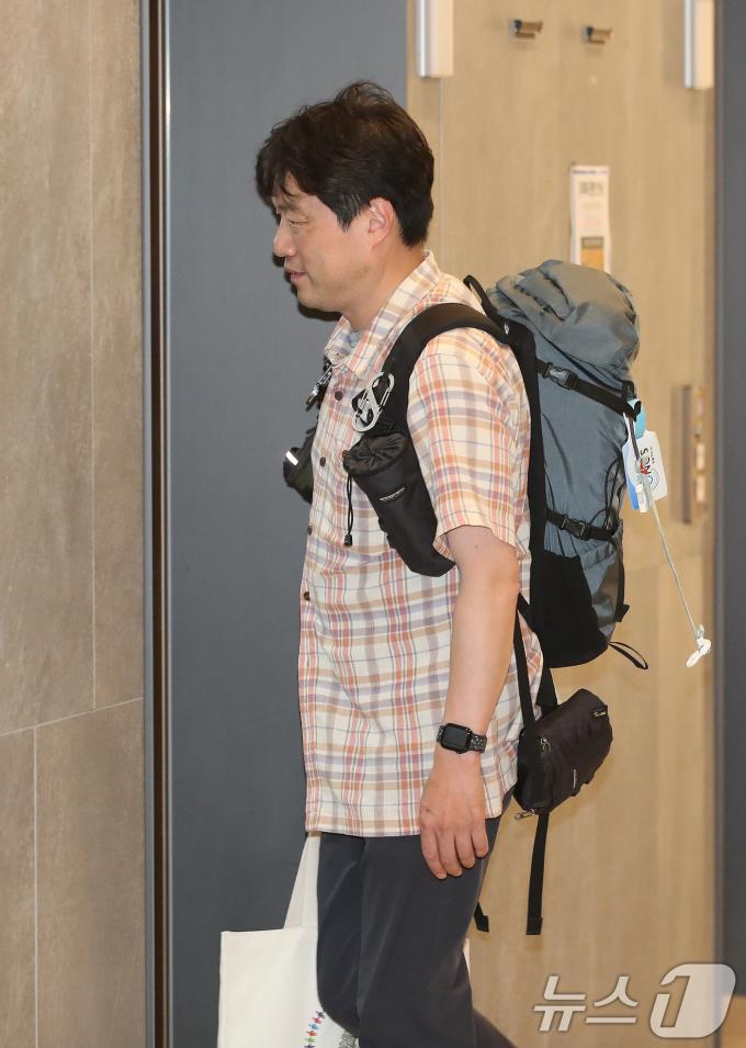 [사진] 연석회의 참석하는 최창민 비대위원장…