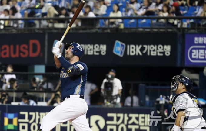 [사진] 멀티포 터트리는 NC 데이비슨
