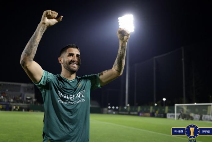 김포FC가 19일 열린 코리아컵 16강전에서 전북 현대를 1-0으로 이겼다. 사진은 결승골을 넣은 브루노. (대한축구협회 제공)