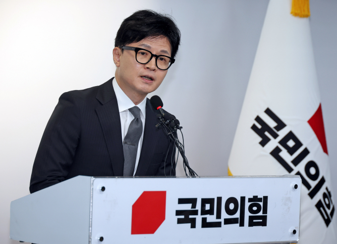 지난 19일 서울 여의도에 선거 캠프를 꾸린 한동훈 전 국민의힘 비상대책위원장이 오는 23일 국민의힘 당대표 출마 선언 기자회견을 열 예정이다. 사진은 한 전 위원장이 지난 4월11일 서울 여의도 중앙당사에서 제22대 총선 관련 입장발표를 하는 모습. /사진=뉴시스(공동취재)  