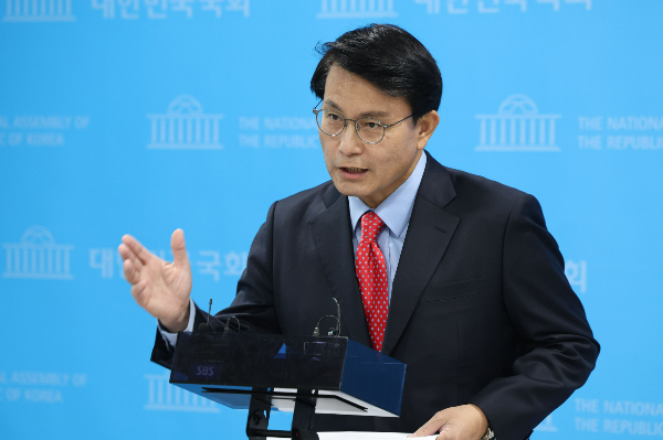 윤상현 의원이 전당대회 출마를 선언했다. 사진은 지난 5월 13일 오전 서울 여의도 국회에 있는 윤 의원의 모습. /사진=뉴시스