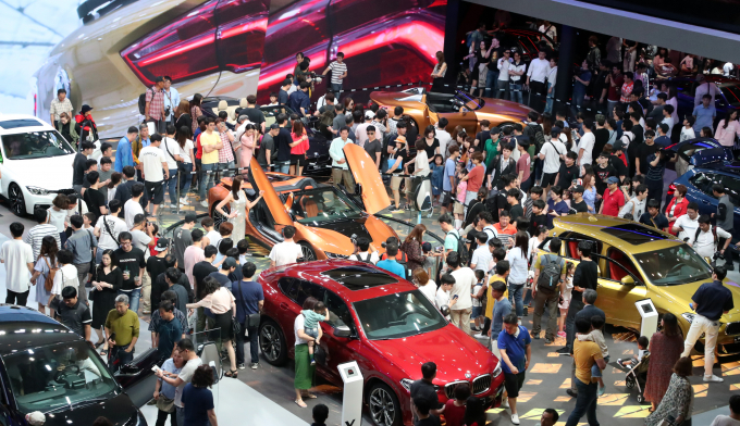 2022 부산모터쇼 BMW 부스에 많은 인파가 몰렸다 /사진=뉴스1