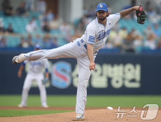 20일 오후 대구삼성라이온즈파크에서 열린 프로야구 '2024 신한 SOL 뱅크 KBO리그' SSG 랜더스와 삼성 라이온즈의 경기, 1회초 삼성 선발투수 코너가 역투하고 있다. 2024.6.20/뉴스1 ⓒ News1 공정식 기자