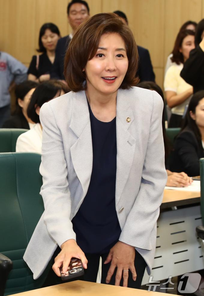 나경원 국민의힘 의원이 서울 여의도 국회 의원회관에서 열린 약자동행특별위원회의 교제폭력방지법 정책토론회에 참석하고 있다. 2024.6.20/뉴스1 ⓒ News1 이광호 기자