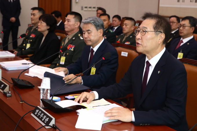더불어민주당이 입법청문회에 소환된 이들이 증인선서를 거부한 데 대해 비판하고 나섰다. 사진은 박성재 법무부 장관이 21일 입법청문회에 증인으로 출석해 의원 질의에 답하는 모습. /사진=뉴스1 