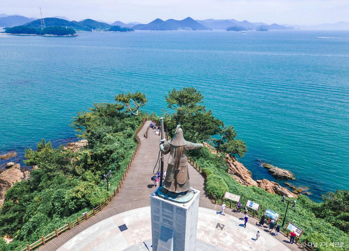 한산도대첩을 치렀던 바다가 한눈에 보이는 이순신공원. /사진=한국관광공사